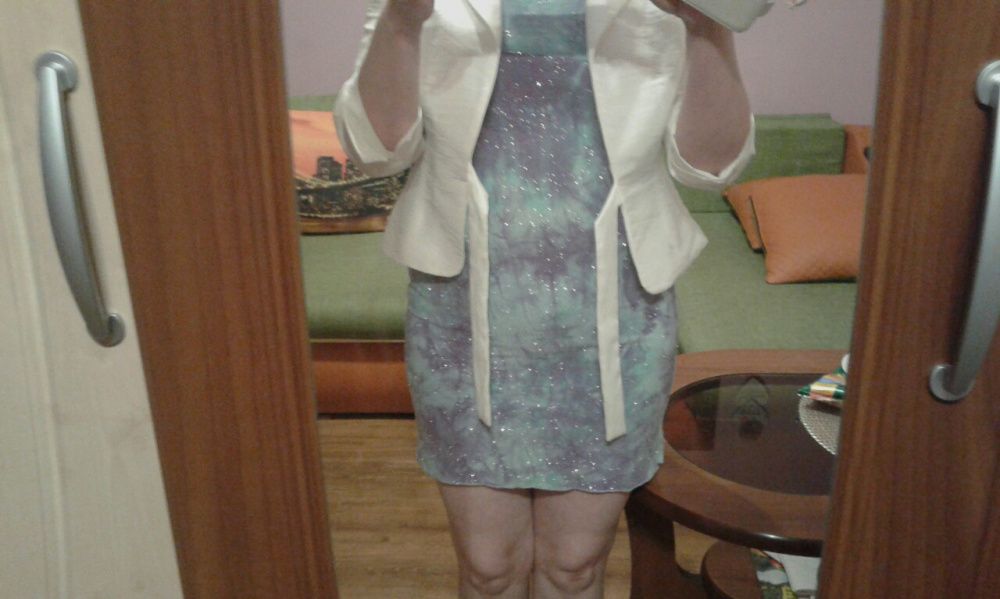 Śliczna suknia na imprezy -rozciągliwa - brokat.