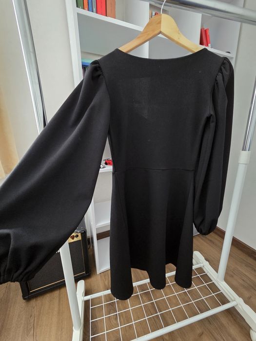 Романтична та святкова сукня бренду Karree