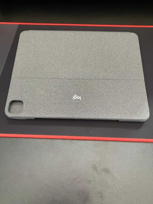 Logitech Combo Touch para Ipad Pro 12.9 (Capa + Teclado)