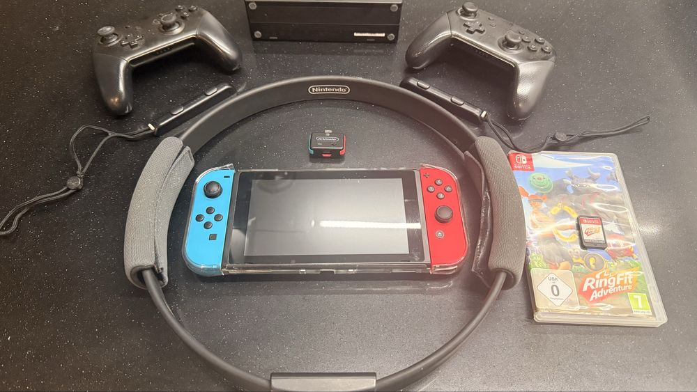 Nintendo Swich Desbloqueada + 2 Comandos e acessorios.