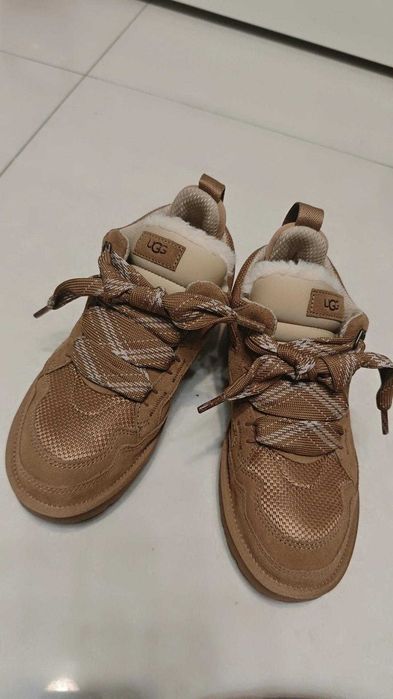UGG Lowmel Chestnut-Rozmiar 39