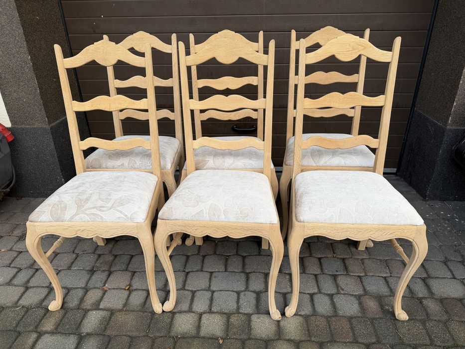 Stół krzesła w stylu ludwikowskim po renowacji oczyszczony Ludwik XV