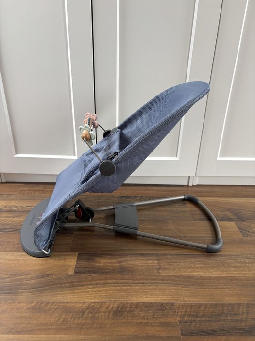 Leżaczek BabyBjörn Bliss Mesh niemowlę wyprawka