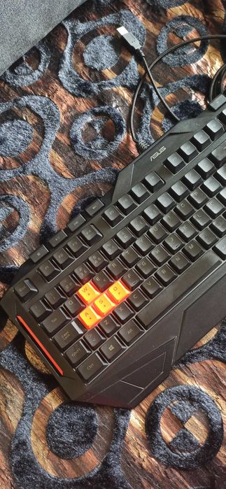 Teclado Asus Cerberus.