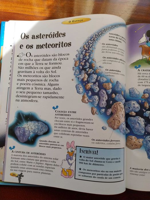 O Espaço, livro didático com personagens da Disney, muito bom estado,