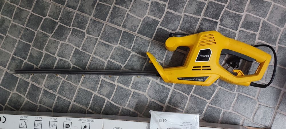 Corta-Sebes Elétrico YT5309 - 450W (Lâmina 570mm) com Caixa