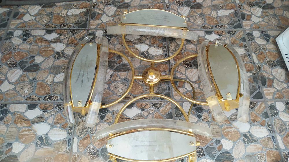 Люстра на деталі деталі