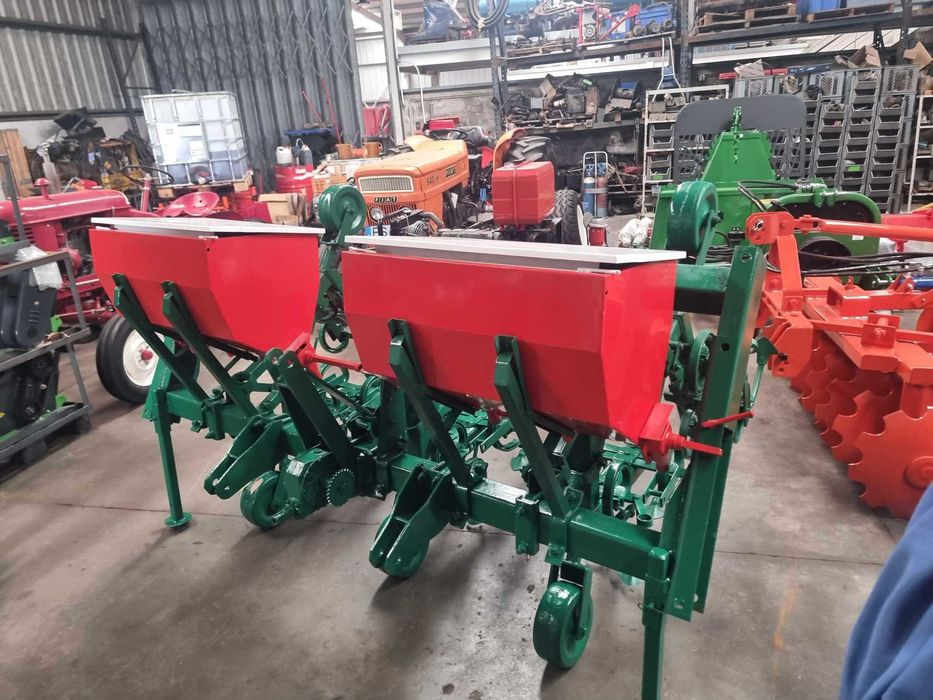 Sachador com adubador de milho / outras culturas - Usado