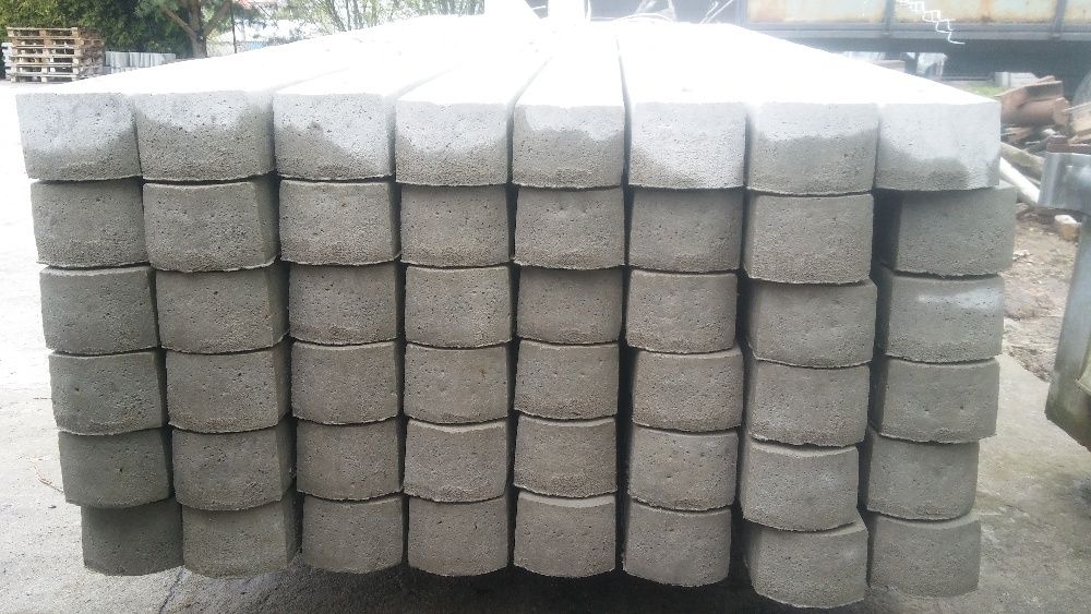 Słupki ogrodzeniowe betonowe do siatki, siatka leśna,siatka ocynkowana