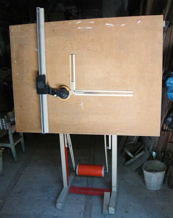 Продам кульман креслярський