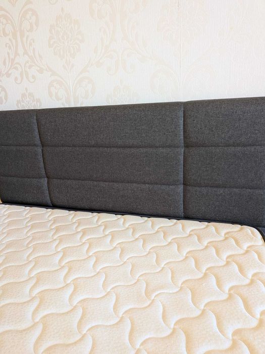 Cama de Casal com cabeceira e colchão