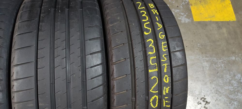 Pneus 235/35/20 semi novos