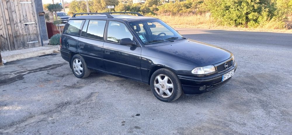Opel Astra esta em bom estado