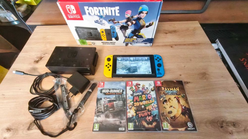Nintendo Switch Fortnite Limited Edition + 3 gry