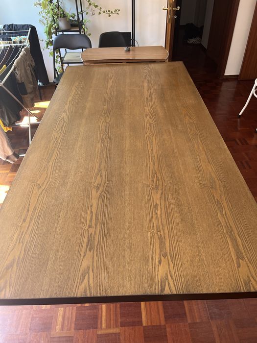 Mesa de sala de jantar (Area)