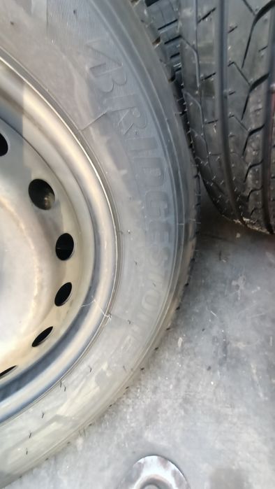 215/75/16C Bridgestone Duravis R660