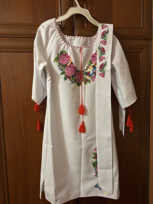 Вишите плаття, біле, розмір xs