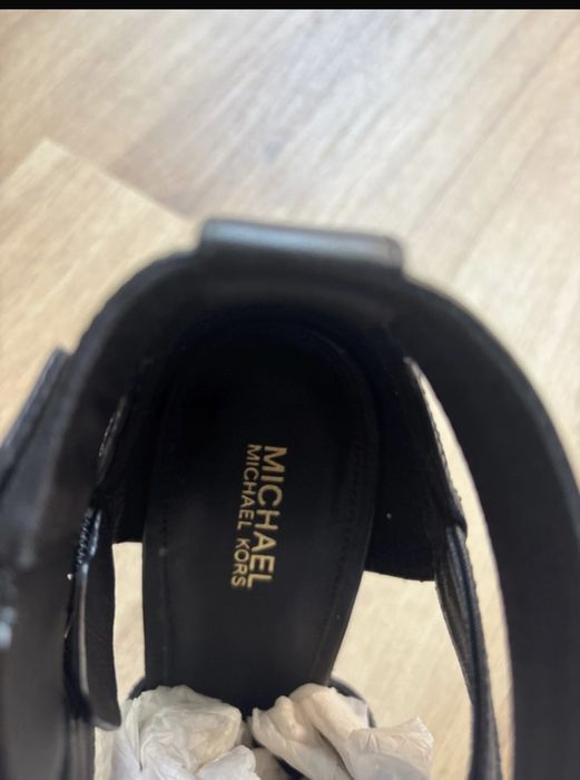 Botim Michael Kors NOVAS