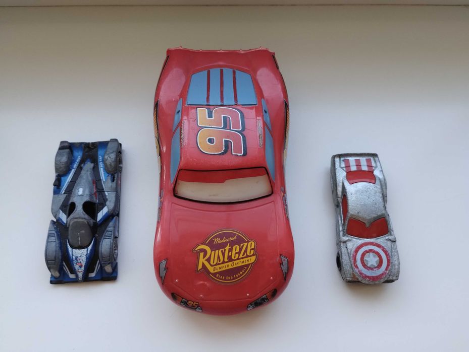 Модели металлических машинок автомобилей масштаб 1:43