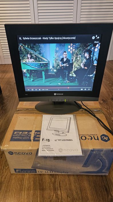 Monitor LCD 15'' AG Lenovo. Pudełko, instrukcja