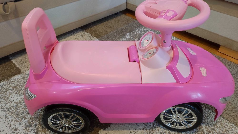 Jeździk pchacz dla dziewczynki