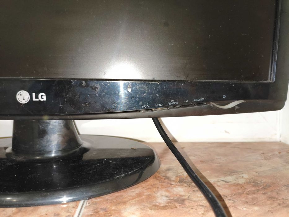 Монітор LG Flatron W2343S-PF