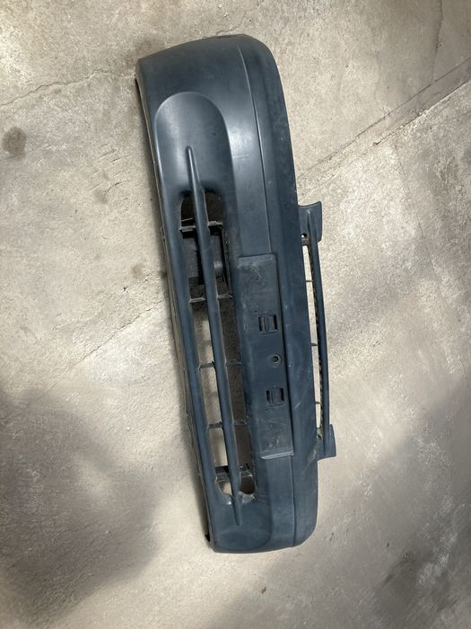 Renault Kangoo - zderzak przód