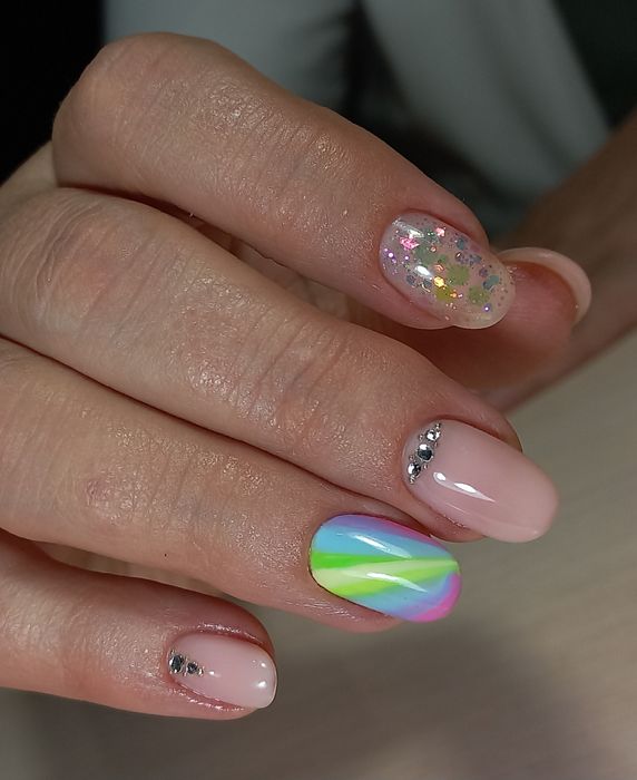 Манікюр і педикюр