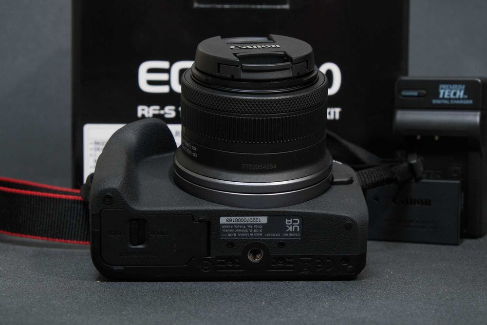 Canon R100 + kit 18-45mm IS STM