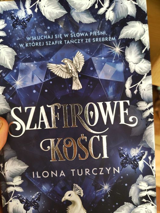 Szafirowe kości autorstwa Ilona Turczyn