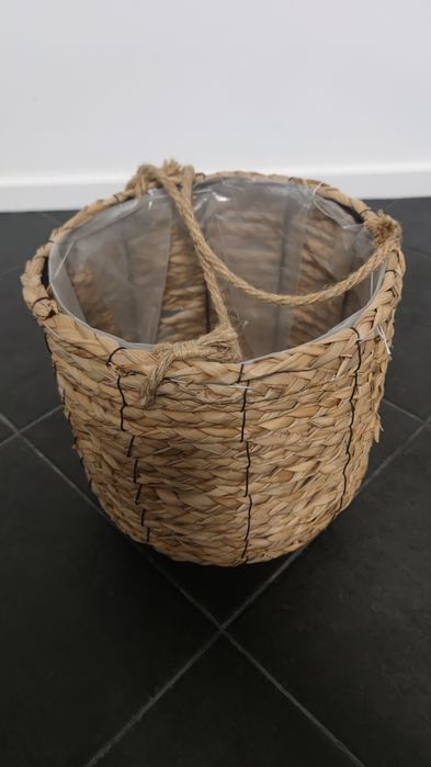 Vaso em palha para chão ou pendurar