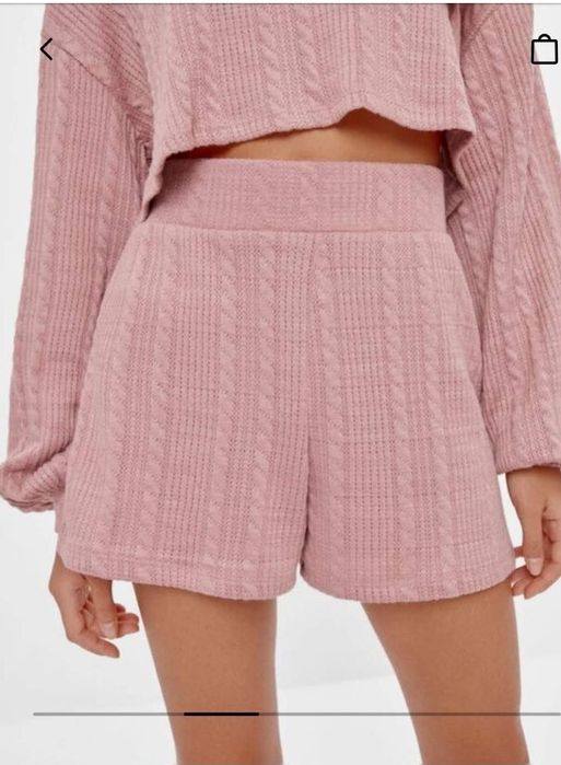 Продам новые  женские шорты Bershka  p.S.