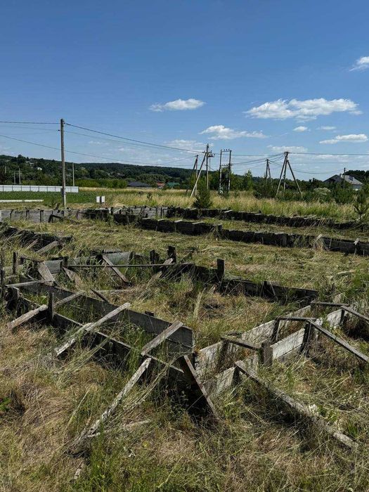 Продаж ділянки з фундаментом с. Іванківці (біля Олешина)