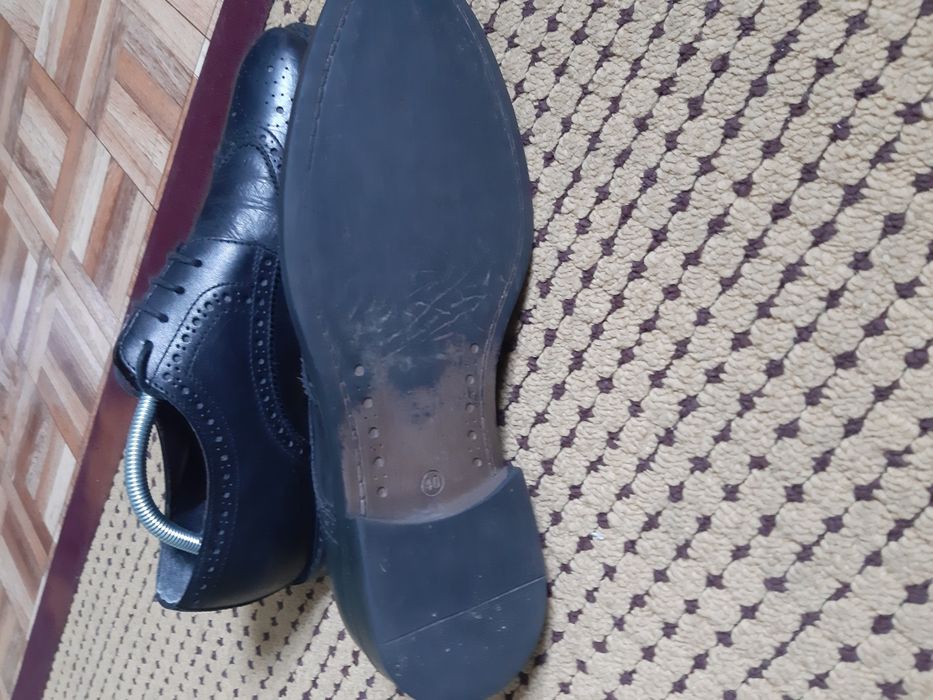 Sapatos BATA pele pretos tamanho 40