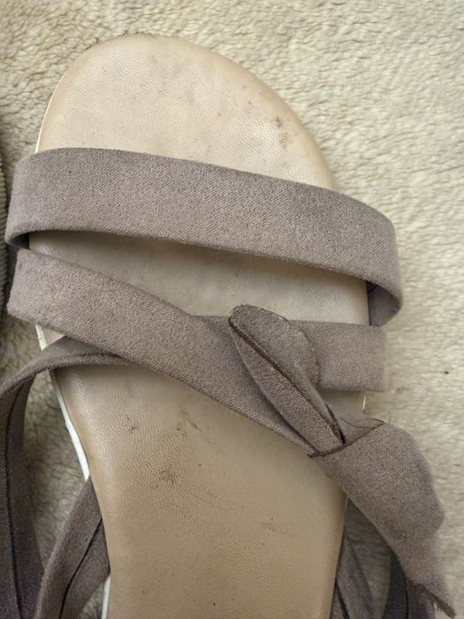 Sandałki w kolorze nude , rozmiar 38