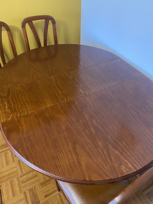 Mesa extensìvel com 4 cadeiras madeira cerejeira