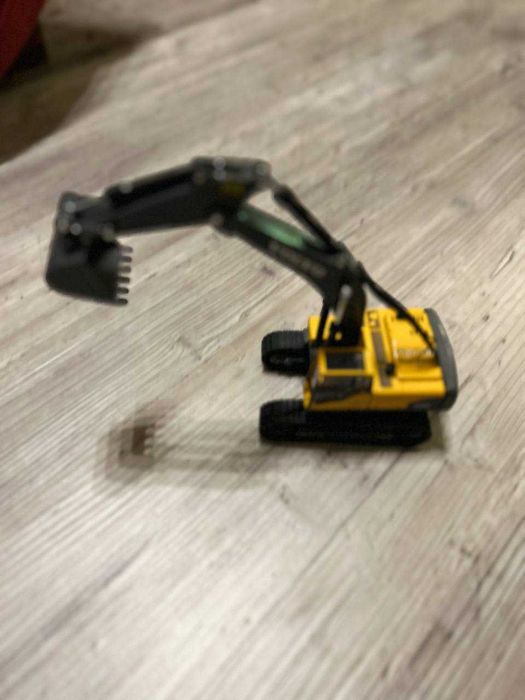 Гидравлический экскаватор Volvo EC290C (1:50)