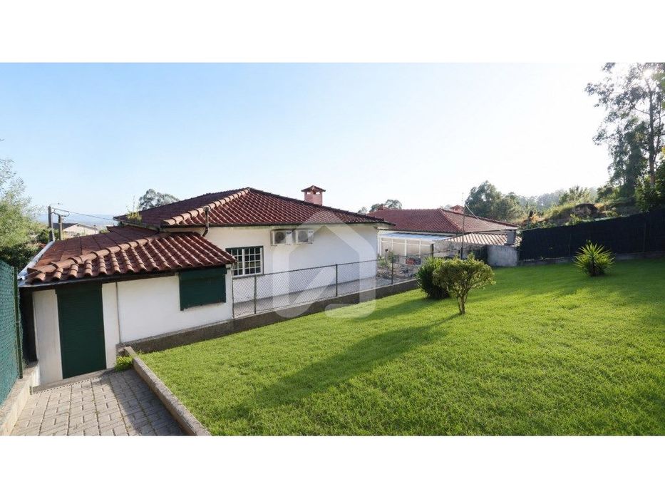 Moradia T2+1 com 512 m² de terreno em Vale S. Cosme