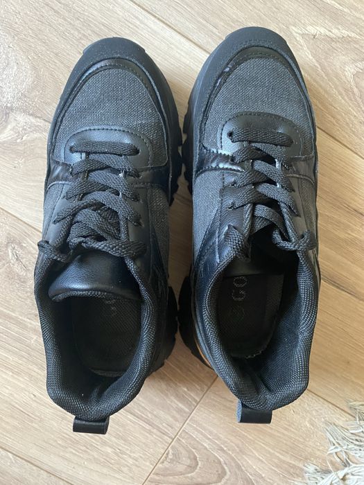 Czarne damskie sportowe buty 37