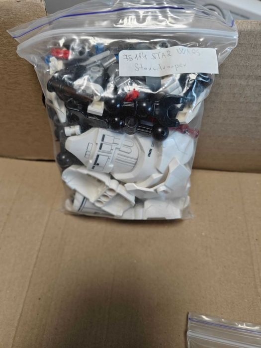 Продам оригинальные LEGO® Star Wars 75114 First Order Stormtrooper (2016)