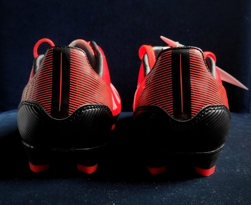 Buty piłkarskie Adidas F10 TRX FG  Q33868