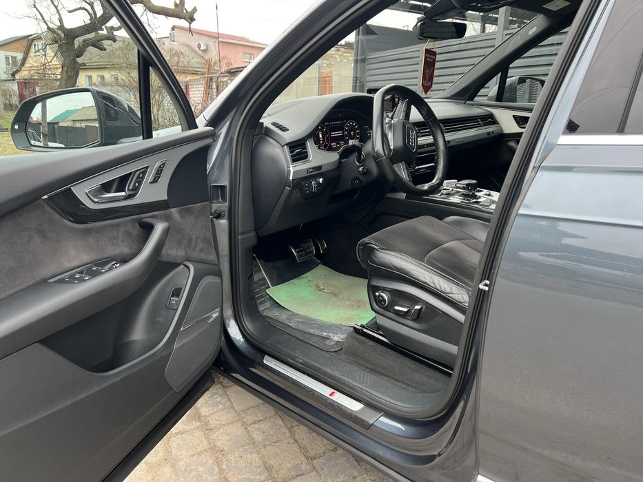 Авто Audi Q7 3.0 TDI