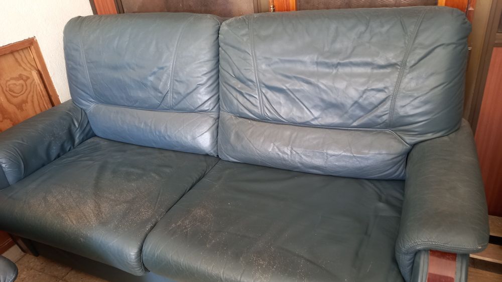 Vendo sofá em pele genuína