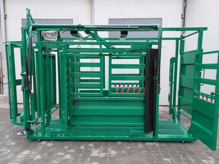 poskrom, klatka dla bydła z wagą inwentarzową