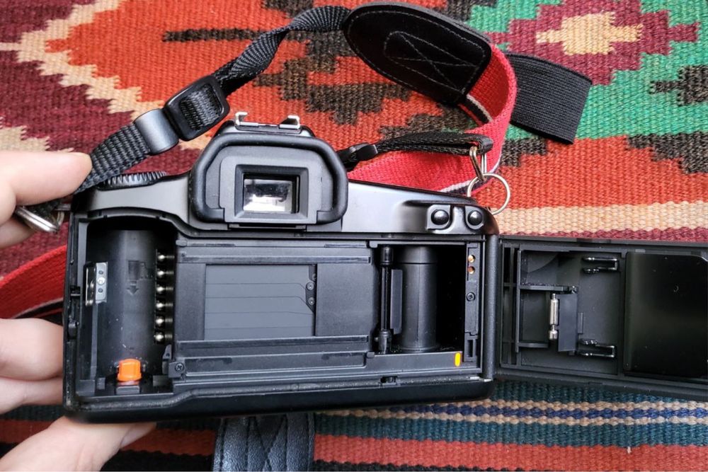 Продам плівковий фотоапарат Canon Rebel 1000f