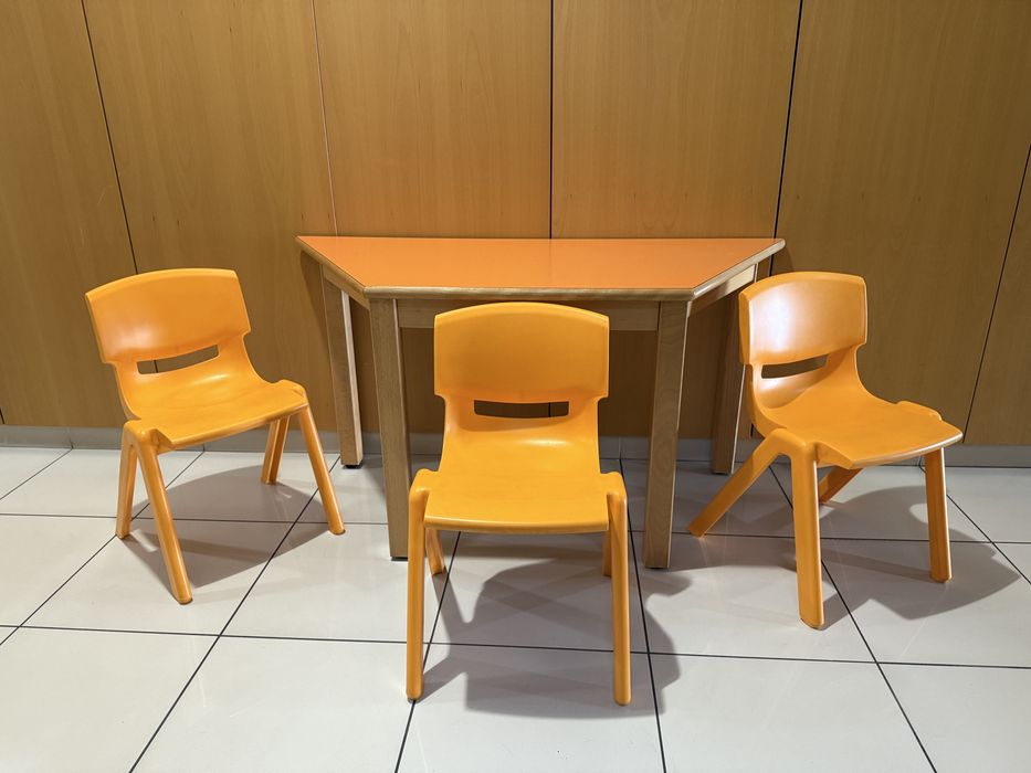 Conjunto de mesa com 3 cadeiras