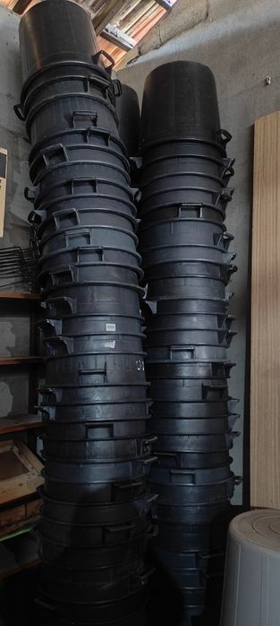 Baldes plásticos 100 de 50 litros