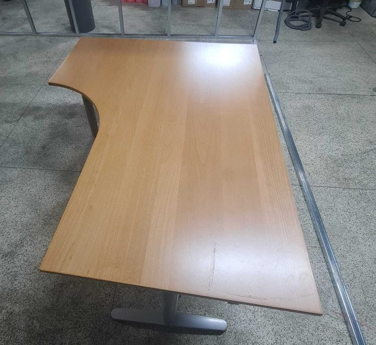 Mesas de Escritório como Novas