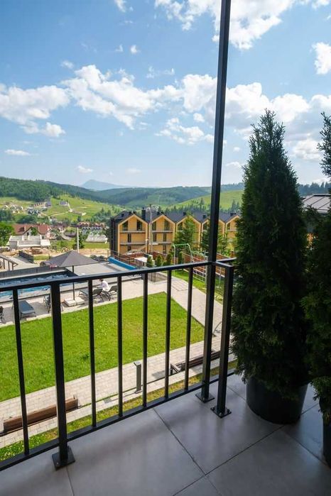 Продаж діючого готельного комплексу біля Буковелю з басейном