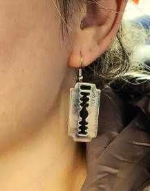 Brinco de metal - Portes Grátis